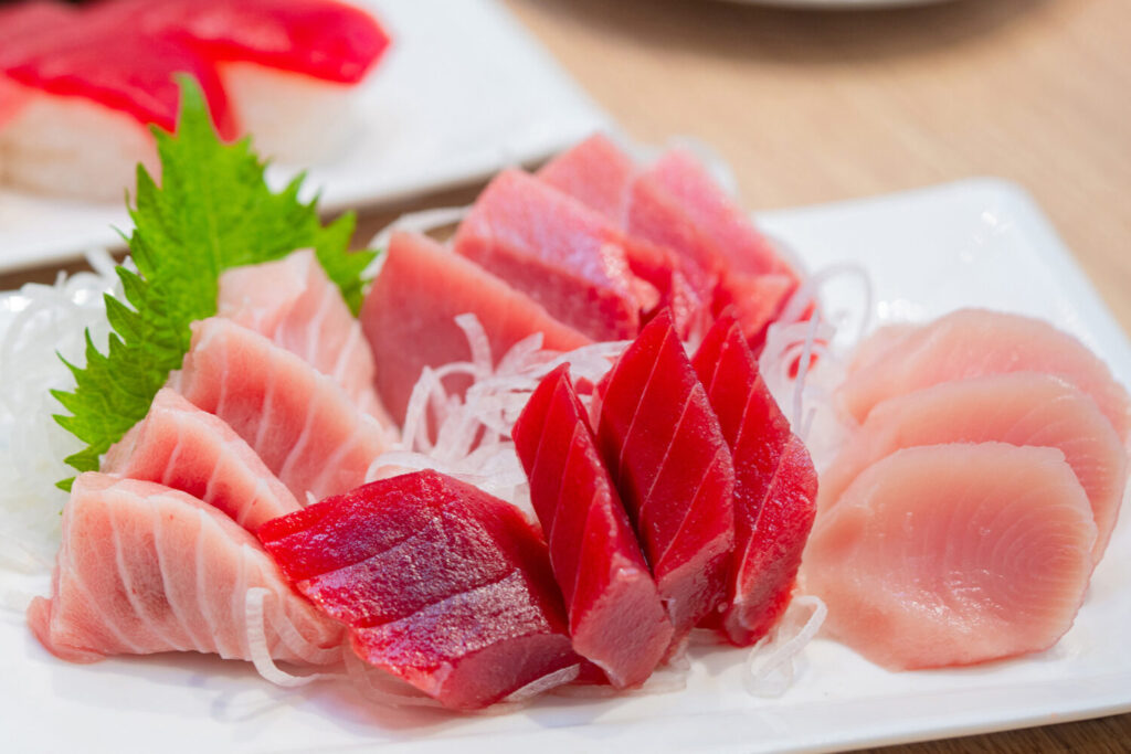 零下60度急速冷凍鮪魚，色澤、鮮度和口感兼顧。(圖/順億鮪魚提供)