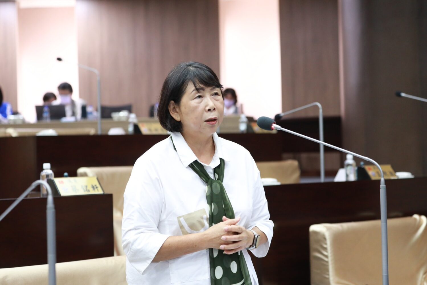 廖梓佑議員針對南投縣府對於汙水管材的品質沒有明確要求,表達高度關切與質疑。(圖\廖梓佑議員服務處)
