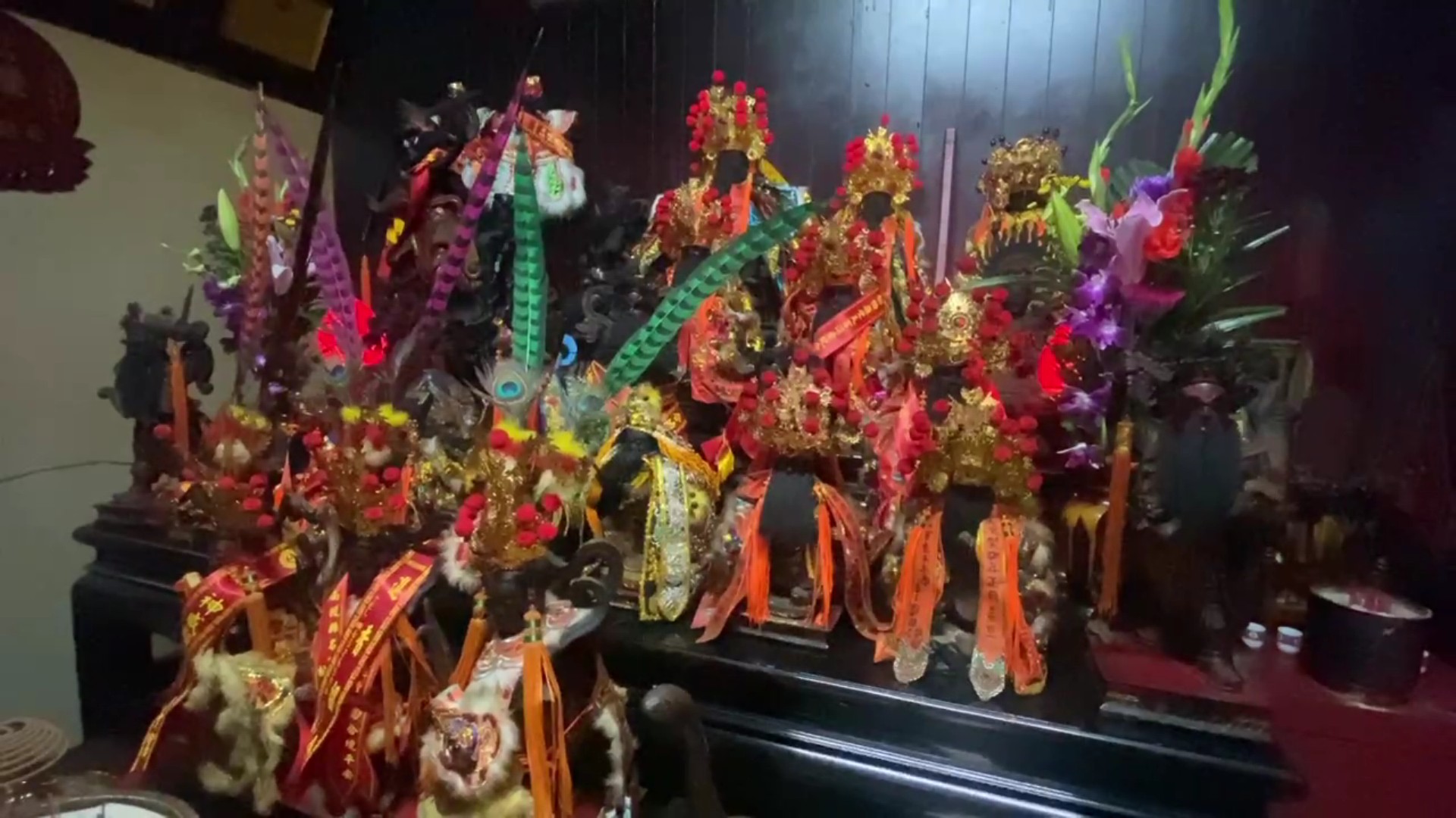 （有影片）／宮廟遶境變格鬥現場！夫妻酒後衝突釀群毆　神將遭波及