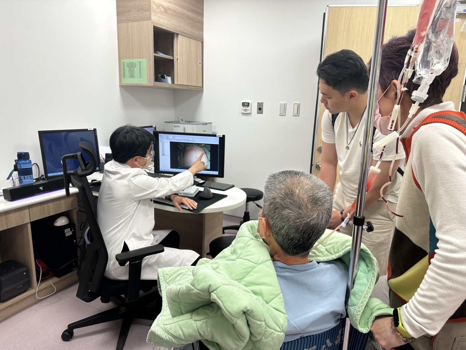 六年後再度求醫！南台灣婦科達文西權威張裕醫師 微創科技突破大型卵巢腫瘤手術極限