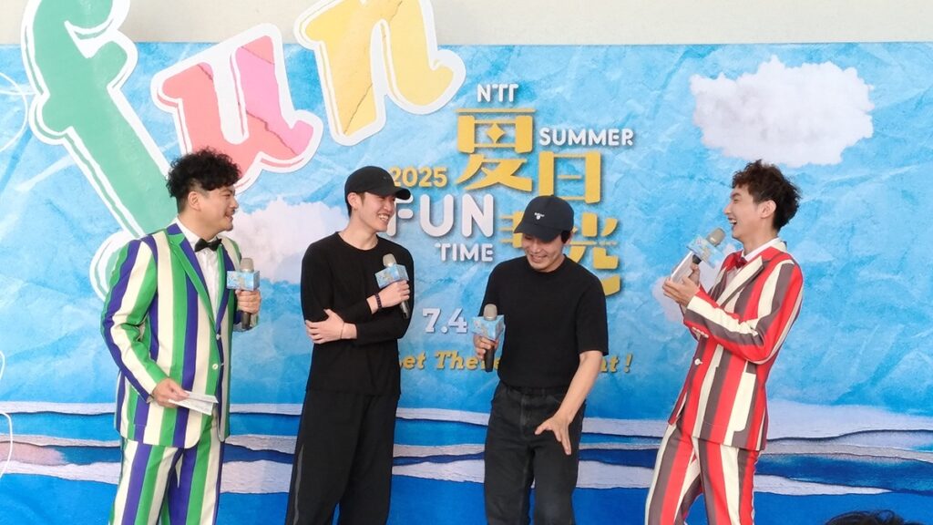 《PLANET:一個男團的誕生》讀劇音樂會編劇、作詞作曲與演員陳家寶與導演周安迪分享創作內容。(圖/陳惠玲攝影)