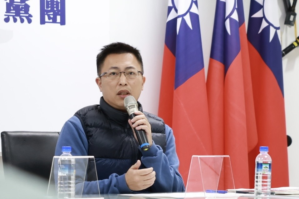 卓榮泰稱地方賸餘可補被刪補助 王威元酸:不懂預算可請教主計處 238 卓榮泰稱地方賸餘可補被刪補助 王威元酸:不懂預算可請教主計處 237
