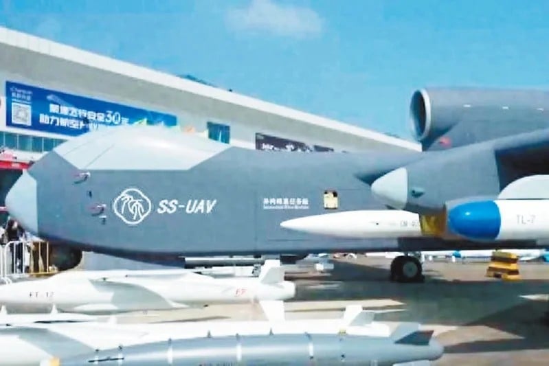 中國《央視》日前預告研發中的「空中航母」九天無人機,6月將首飛。翻攝《央視》