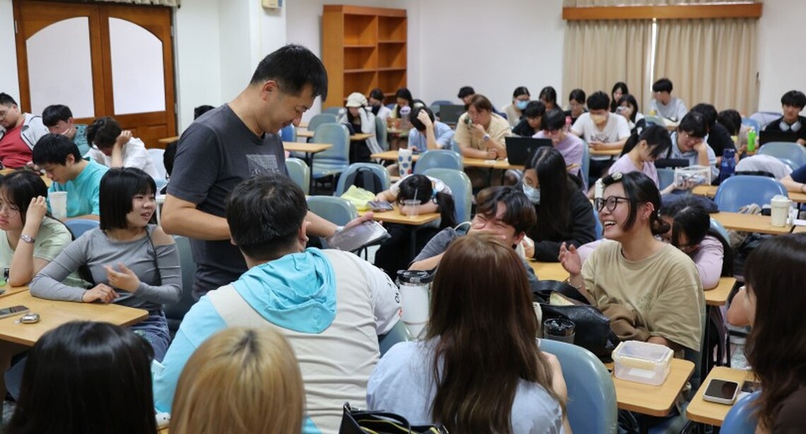 南華大學AI深化人文創新教育 跨域學習挑戰數位落差