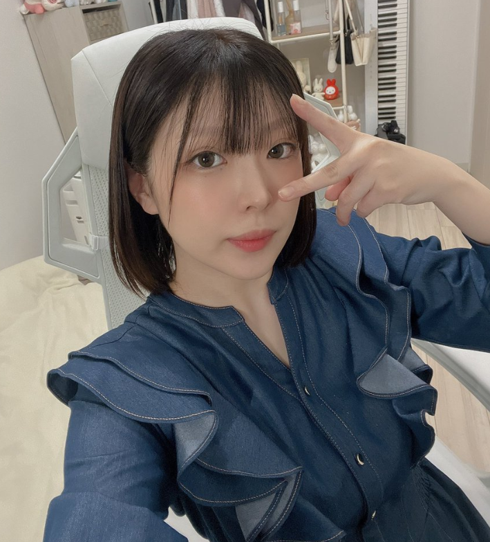 影／櫻花妹KTV直播「尿尿進玻璃杯」一口喝下　業者得知怒報警！本人出面道歉