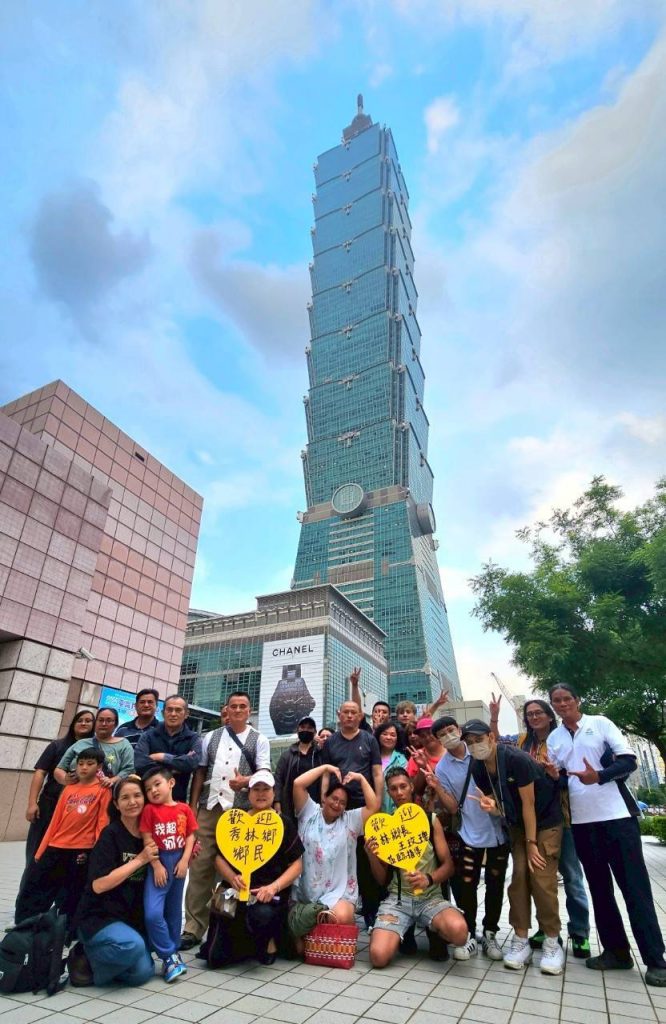 這張圖片的 alt 屬性值為空,它的檔案名稱為 052807-666x1024.jpg