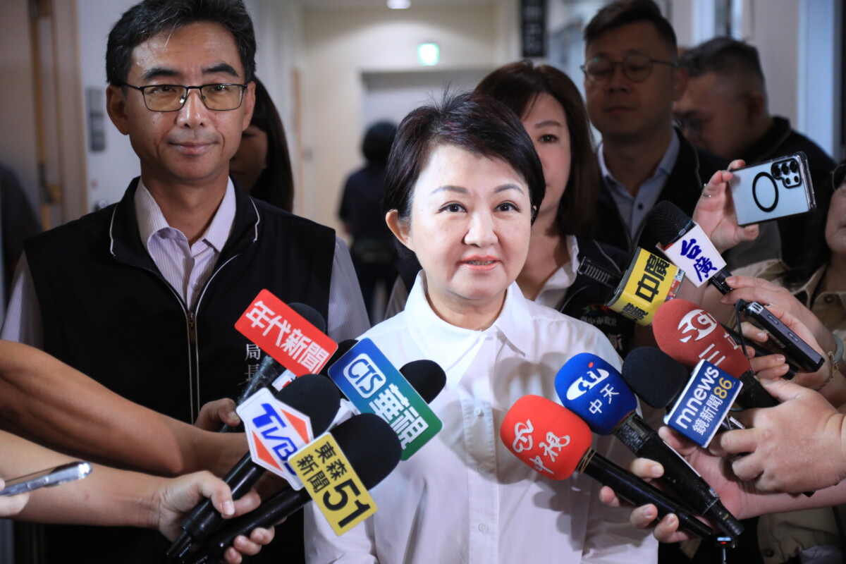 ▲台中大巨蛋民間自提BOT案公告,市長盧秀燕宣布符合四大條件。(記者廖美雅翻攝)