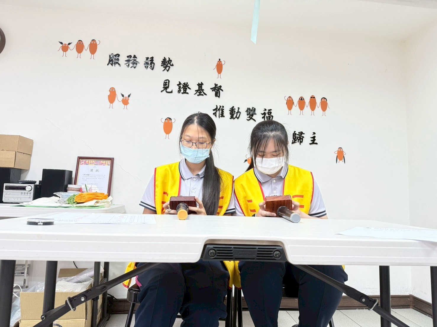二信高中林可薰、洪唯瑄用拇指琴療癒視障朋友的心靈 8 LINE ALBUM 1140528伊甸服務 250528 13