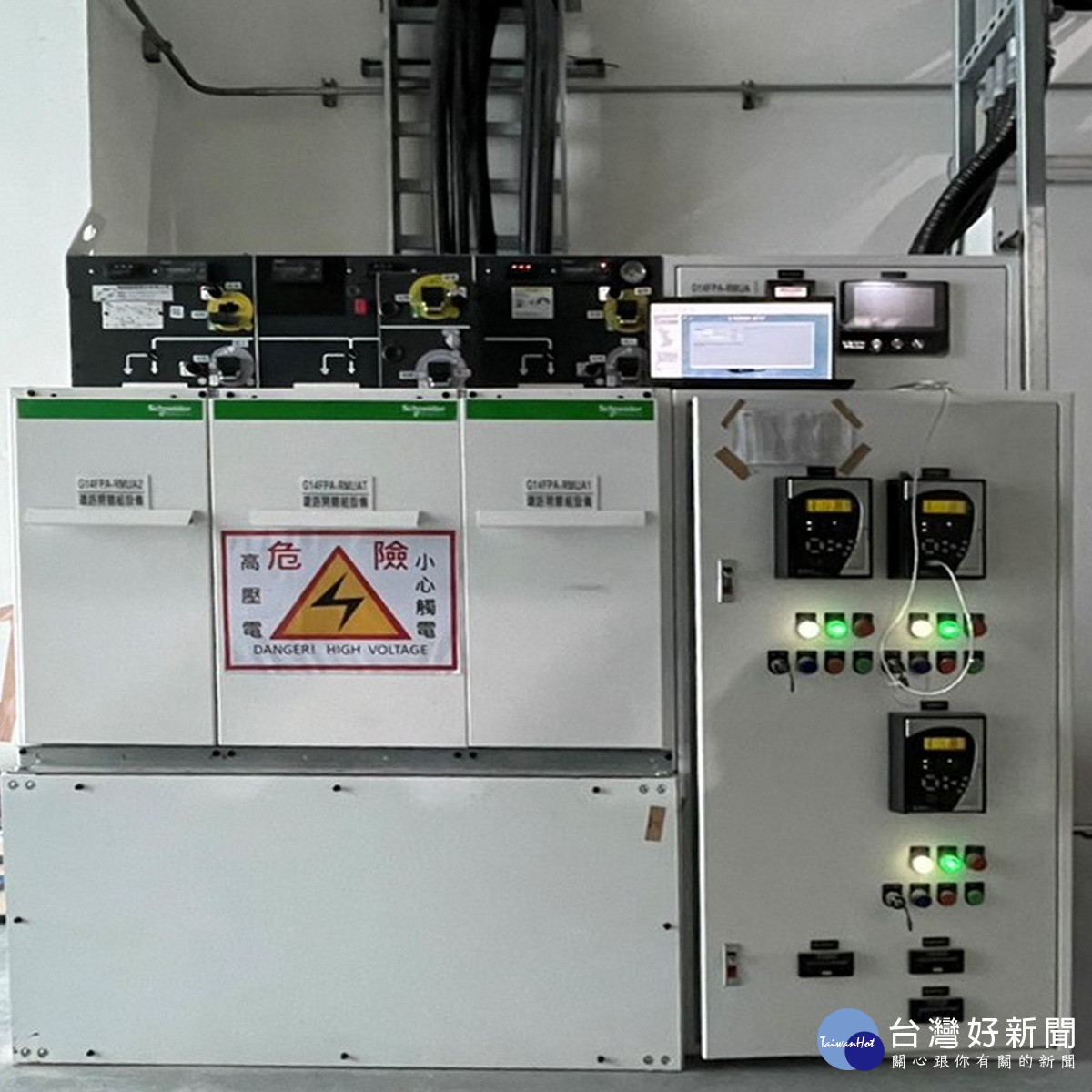 桃園捷運綠線達成送電至高架車站供電機房里程碑。