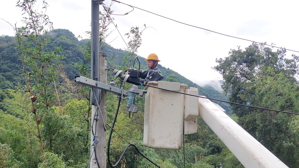 台電嘉義區處加強電網韌性，展現穩定供電的決心。（圖/嘉義區處提供）