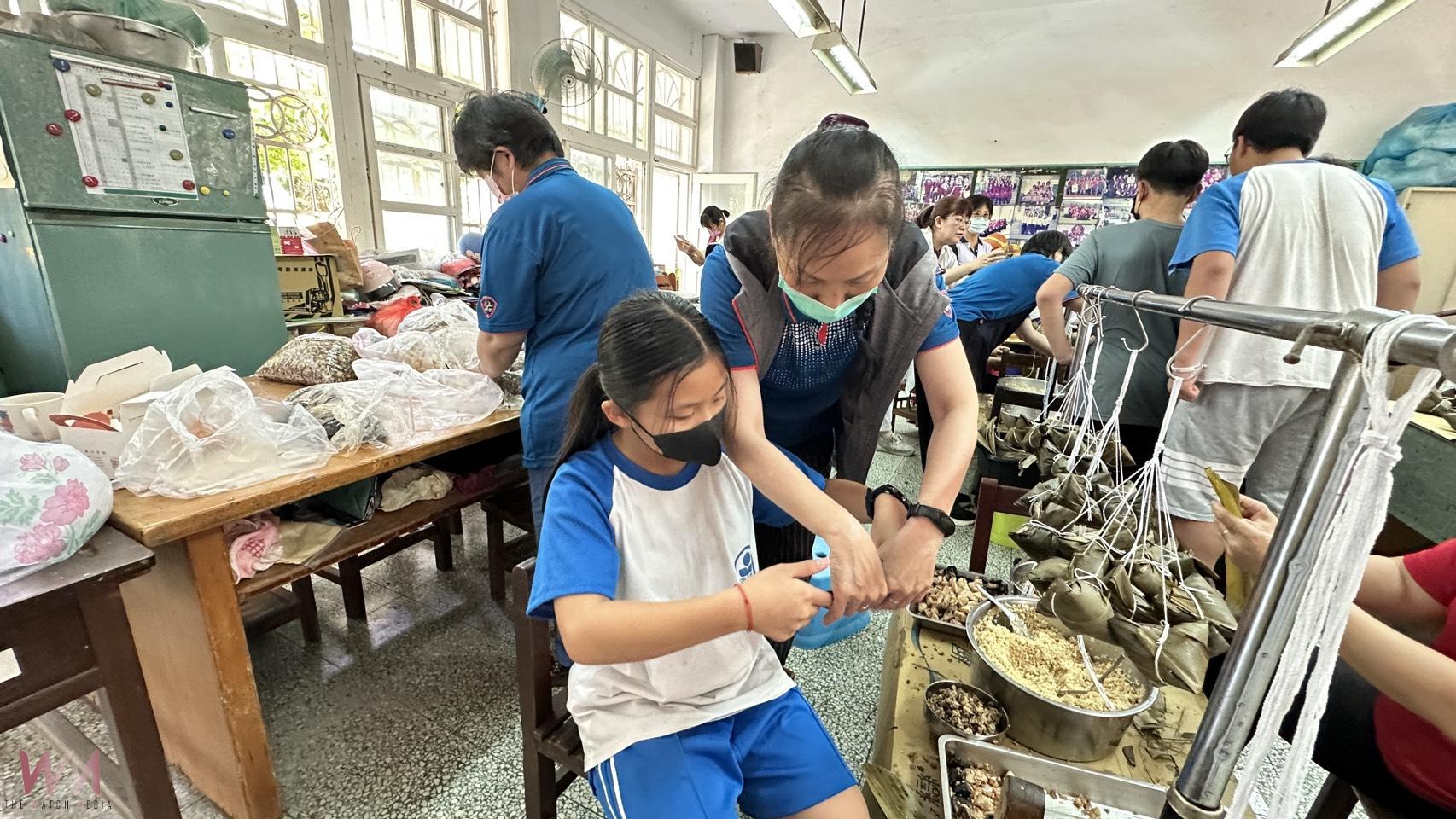 (有影片)/端午佳節將至 國聖國小舉辦「粽情傳承、食農共學」體驗 - https://www.watchmedia01.com