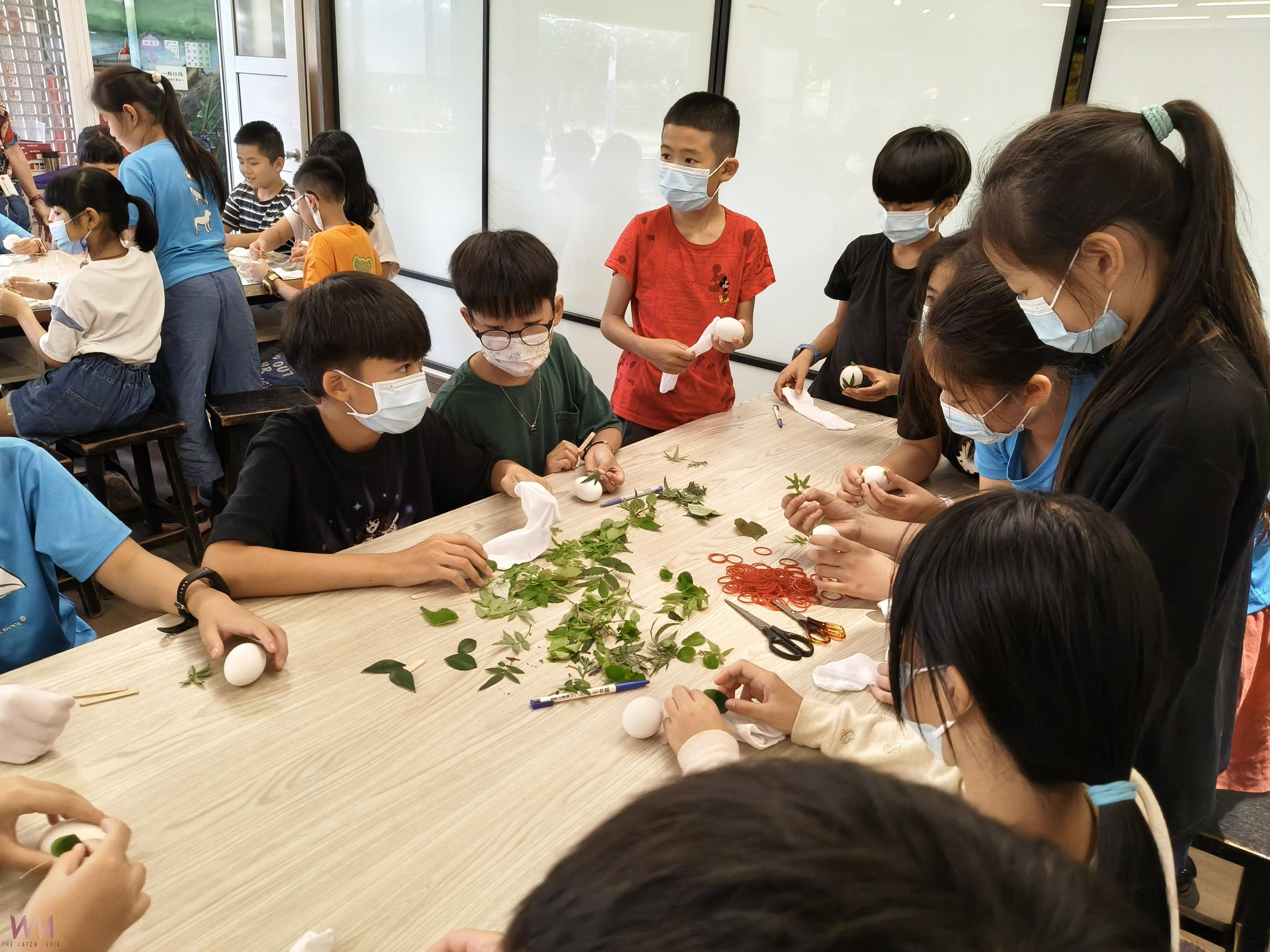 不只吃粽子!文德國小用植物染彩蛋讓孩子體驗端午文化 - https://www.watchmedia01.com