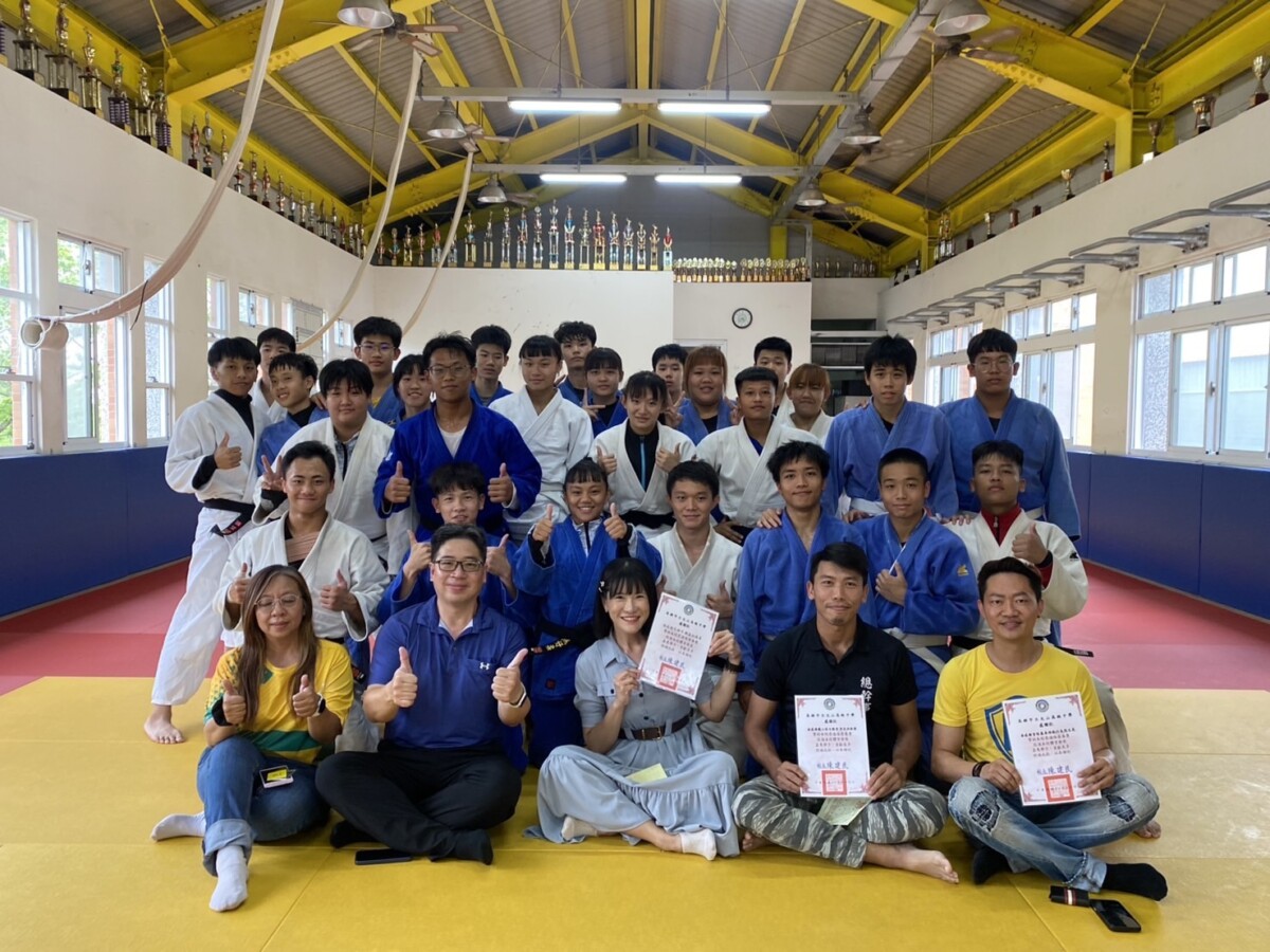 2b09585925f0355b85e5a91d5fb7be41