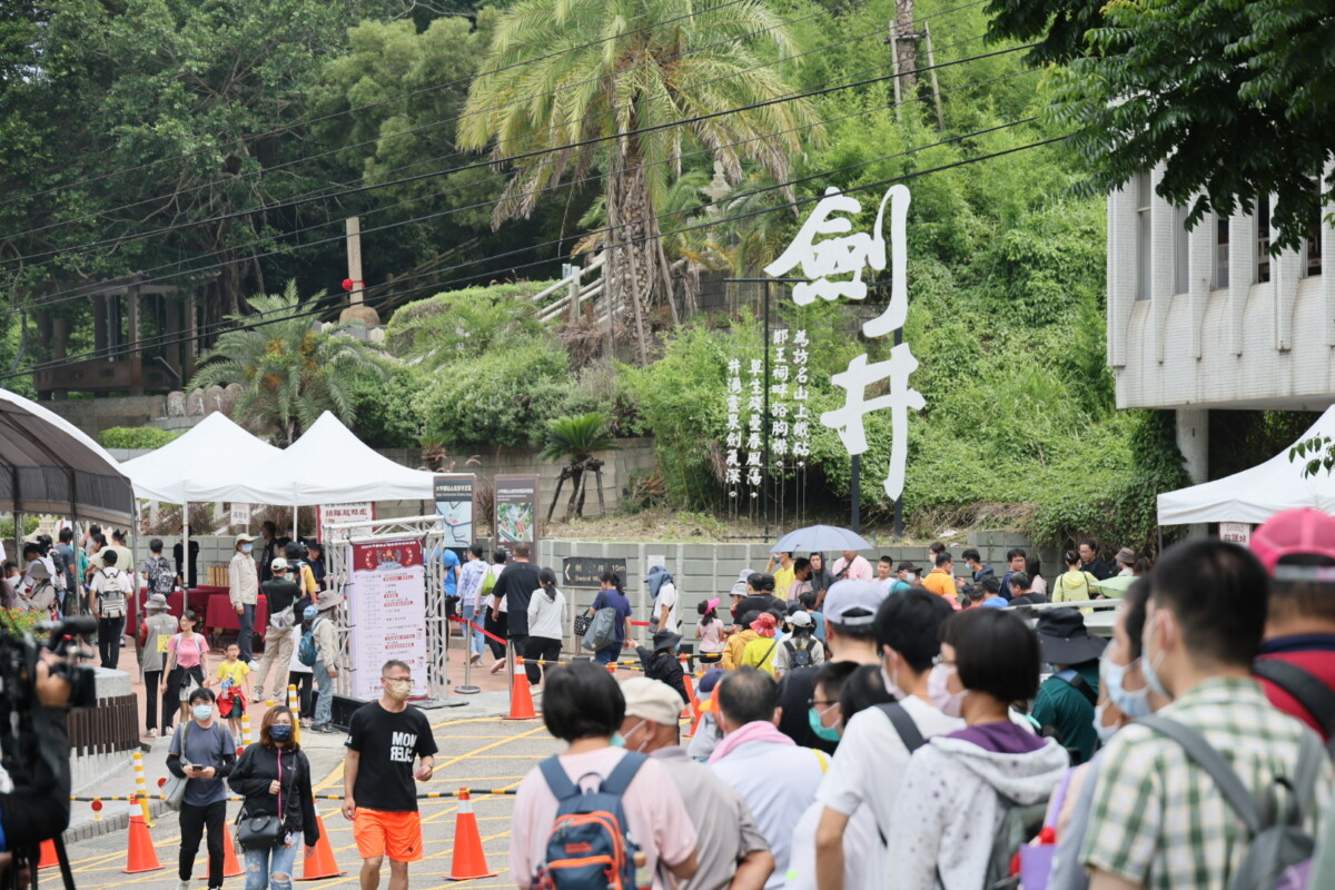 ▲端午節熱情有順序的取水人潮。(圖/中市府提供)