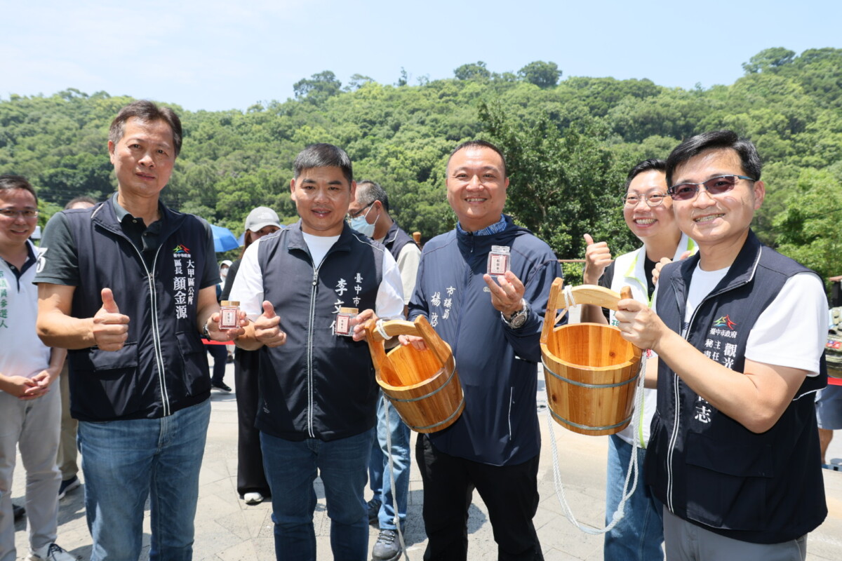 蛇咪龍午慶端午　鐵砧山劍井500瓶午時水秒搶一空