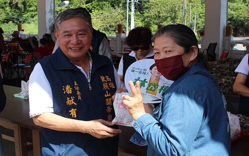 東照山關帝廟端午贈萬粽 民眾拎桶取午時水熱鬧滾滾