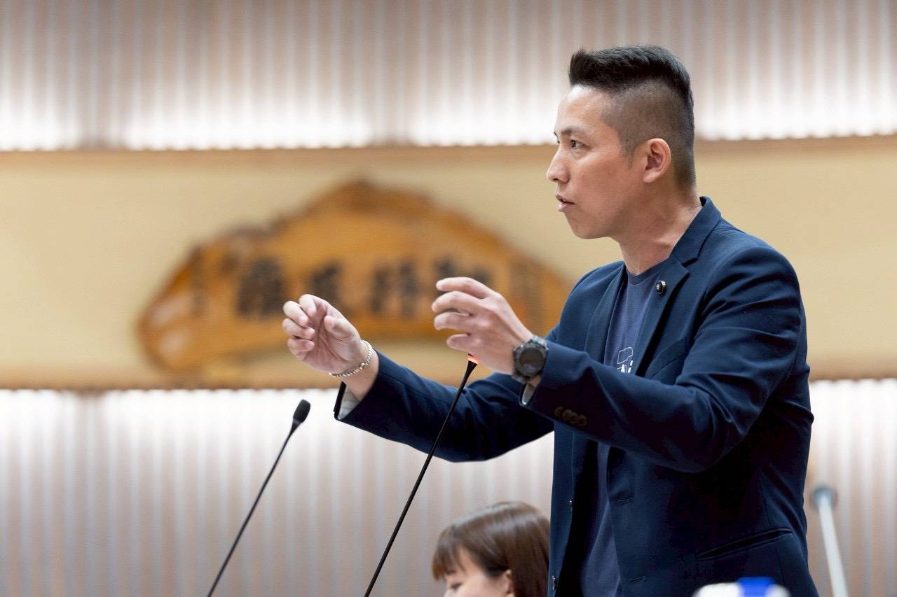 新北驚傳虐貓案引眾怒　新藍圖連線要求盡速成立動保警察 - https://www.watchmedia01.com