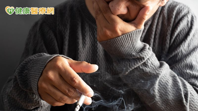 老菸槍男患小細胞肺癌無法手術 免疫治療合併化療成功展現「長尾效應」