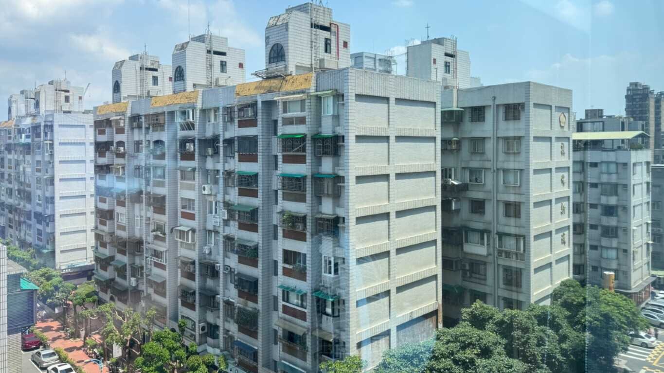 買建案一定要知道「梯戶比」,你總不想住進去後等電梯影響上班時間。(圖片來源藍浩勻) 買建案一定要知道「梯戶比」,你總不想住進去後等電梯影響上班時間。(圖片來源藍浩勻)