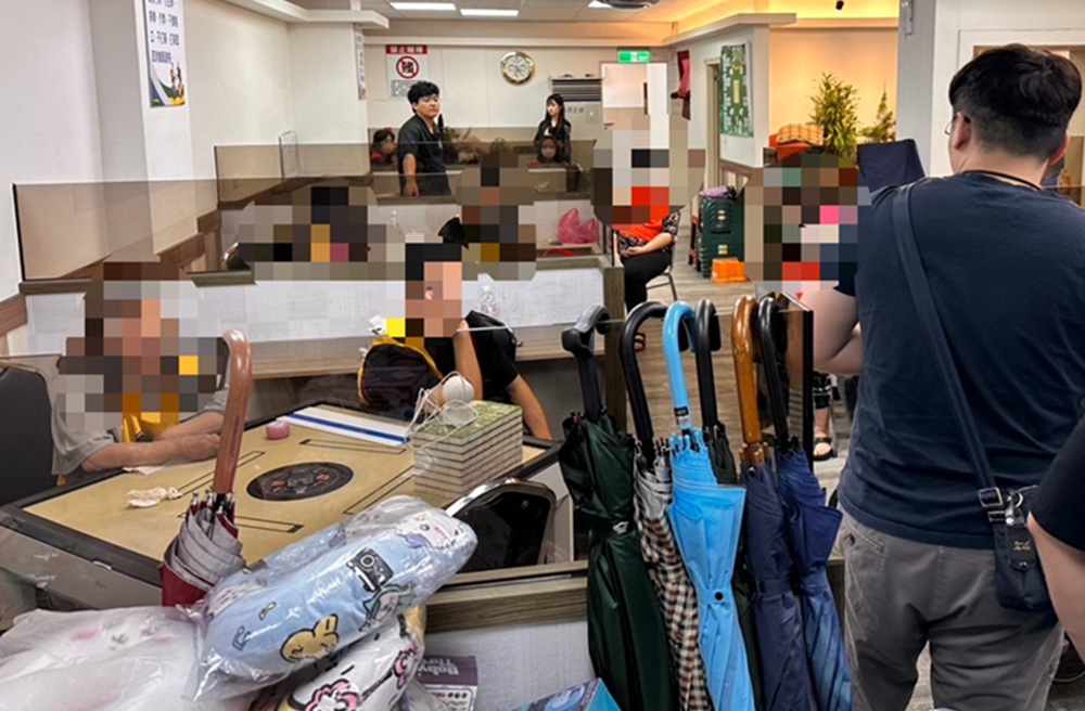 落實社區警政瓦解賭場 棋牌社賭麻將警逮25人 268 cnews204250602a03