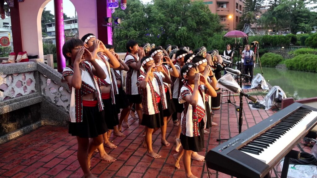 群育同濟會十週年公益饗宴 藝術、音樂交織感動人心 4 1N7A1263.MP4 000007080