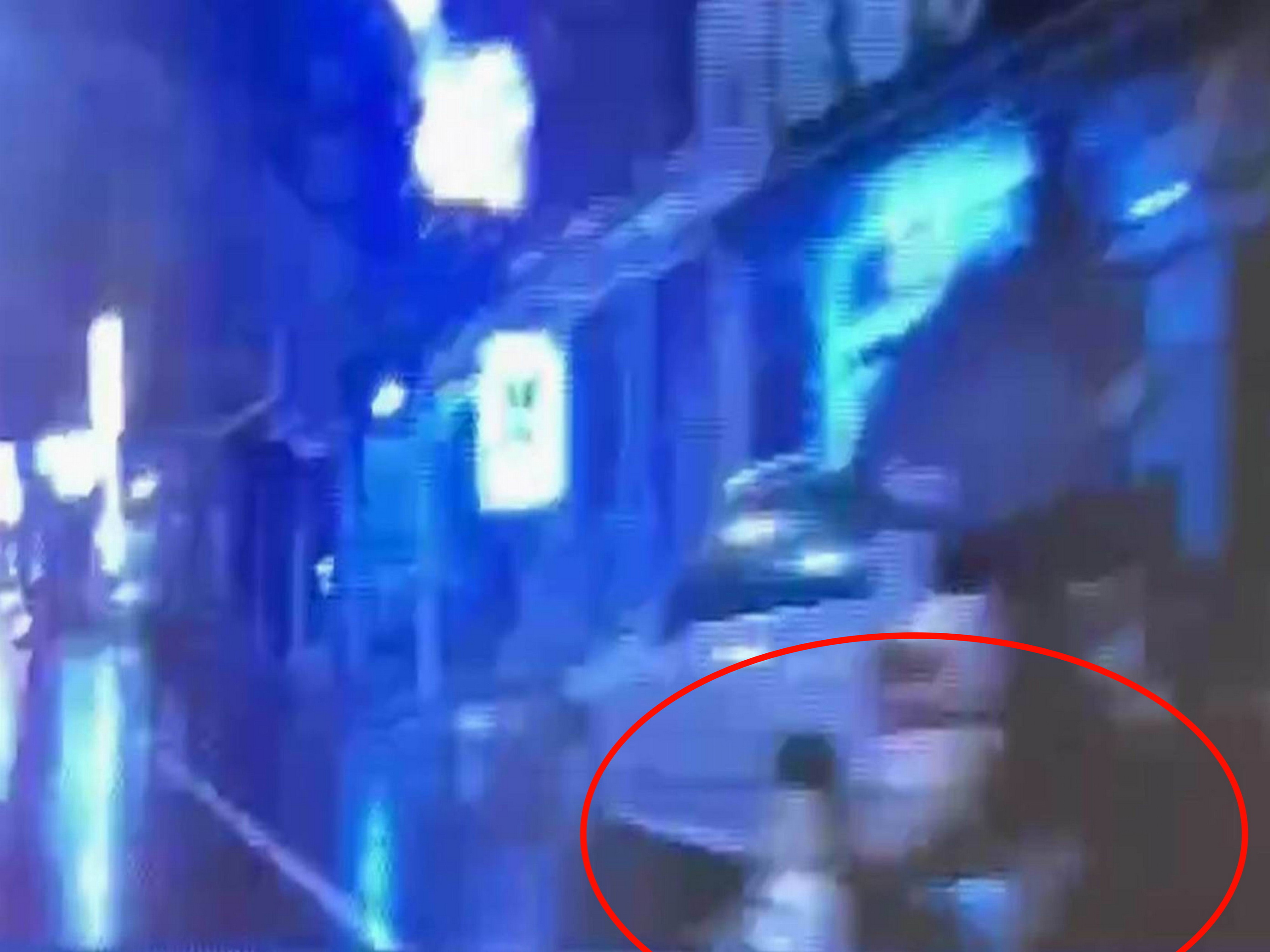 驚險一秒!秀水幼童突衝馬路 駕駛急煞驚險閃過 - https://www.watchmedia01.com