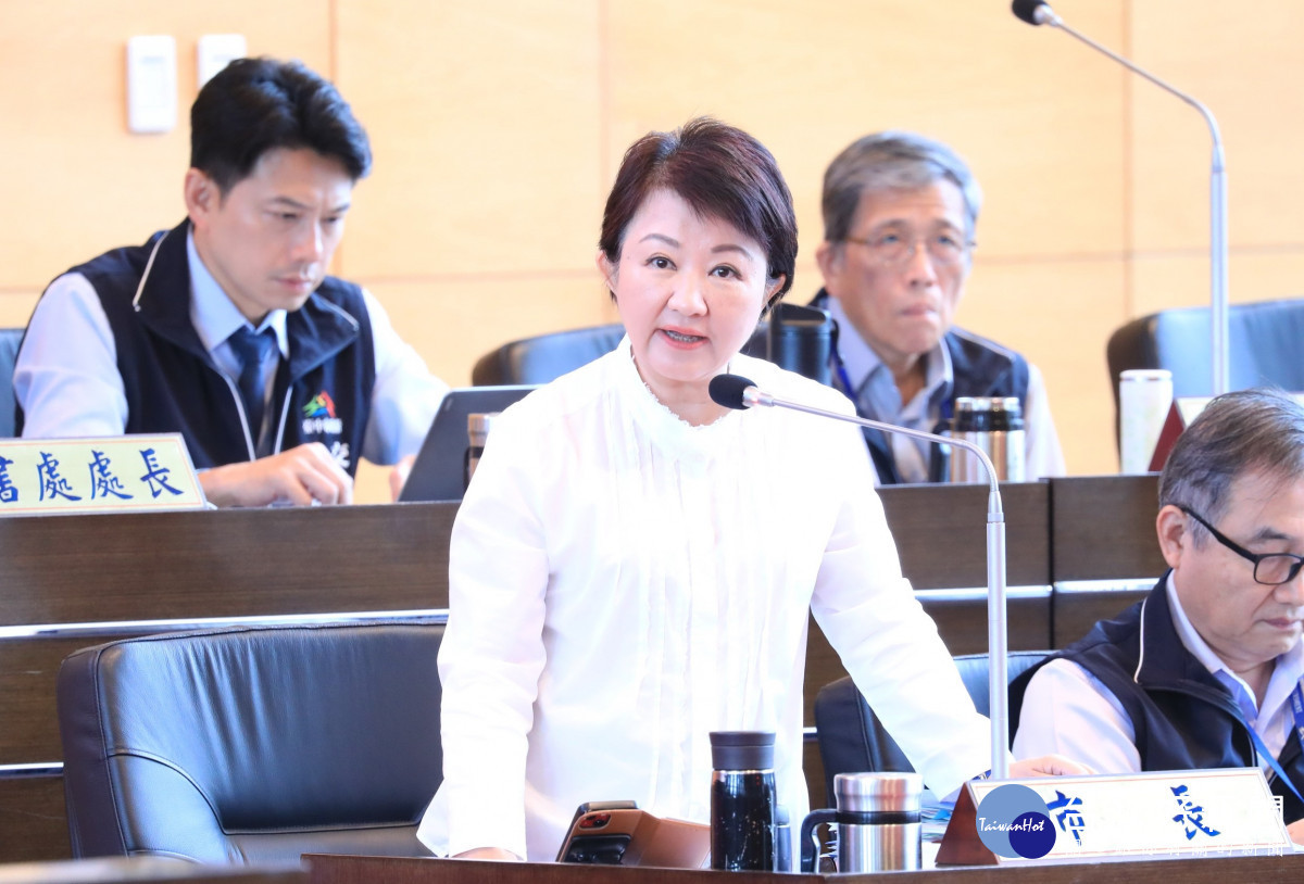 台中市長盧秀燕上月怒批中央官員「不會做就換人做」。