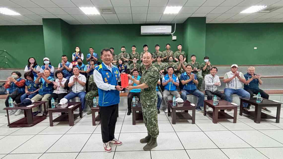 九如鄉長藍聰信赴屏東縣後備旅端節敬軍慰勞活動