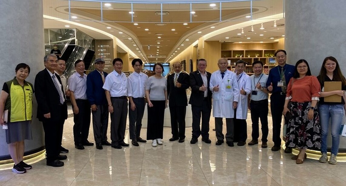 南管局鄭秀絨局長率隊參訪高雄秀傳紀念醫院 強化醫療與科學園區合作契機