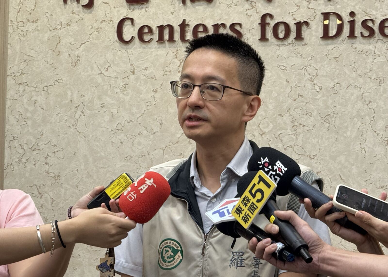 新冠疫情還要燒多久? 羅一鈞曝:8/9才有機會脫離流行期 232 新冠疫情還要燒多久? 羅一鈞曝:8/9才有機會脫離流行期 231