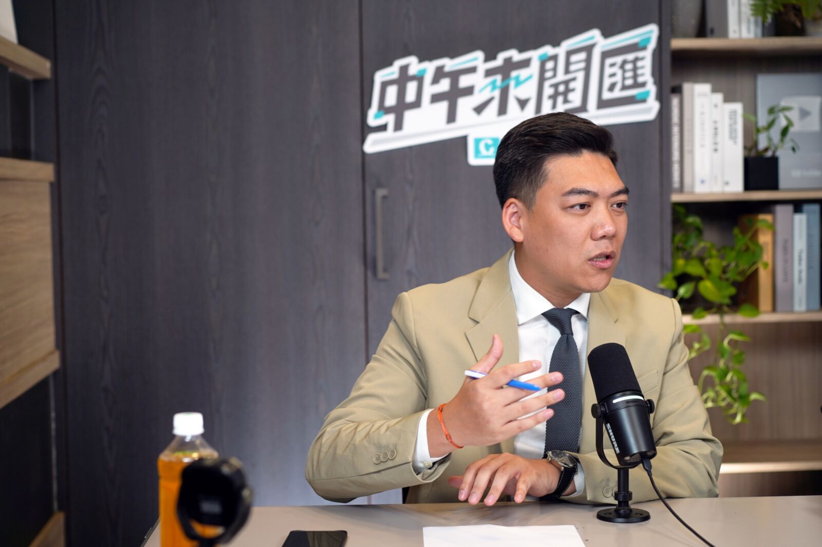 中午來開匯／罷免吳思瑤出現「熱血草」　1人1日繳逾2百多份連署、賴苡任感謝民眾黨協助 235