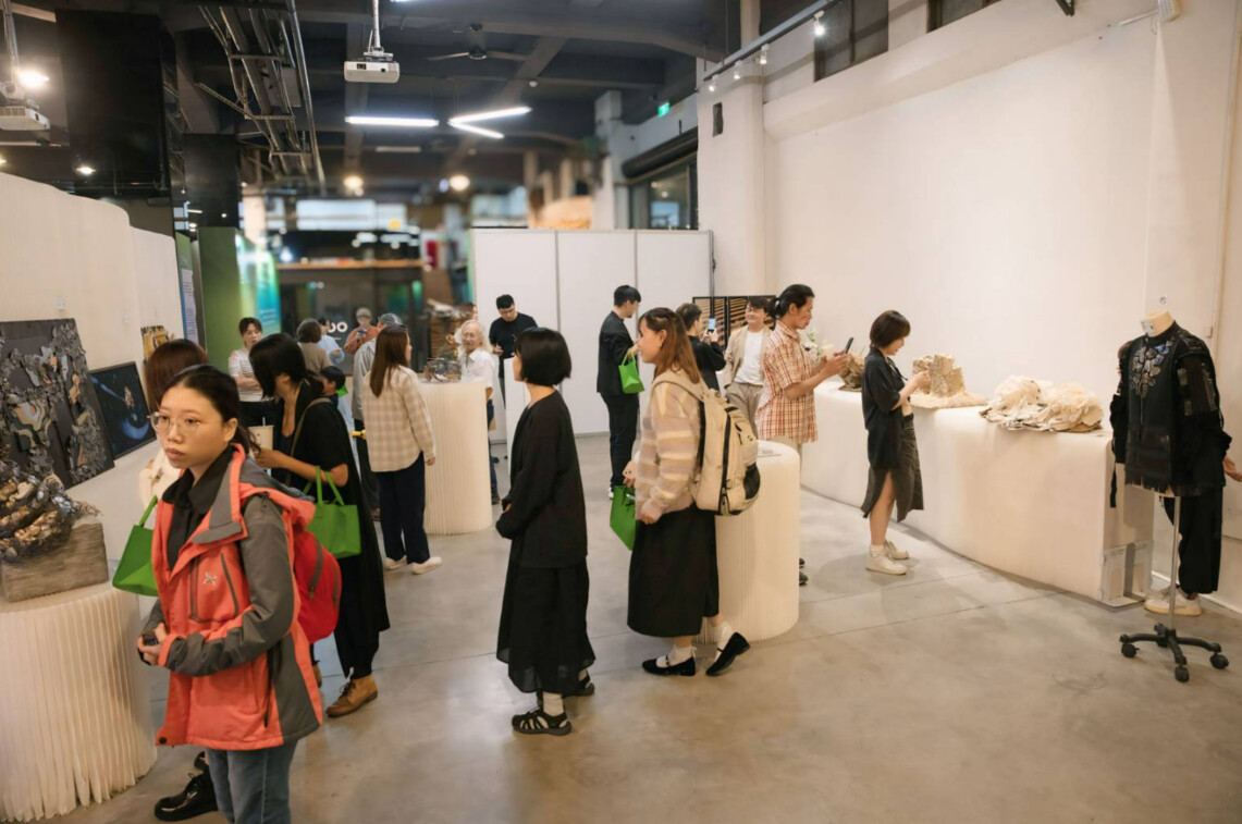 從科技廢料到海洋資源再利用， 從品牌理念到實用設計創新， 讓藝術成為改變環境的力量 (圖/新願藝術提供)