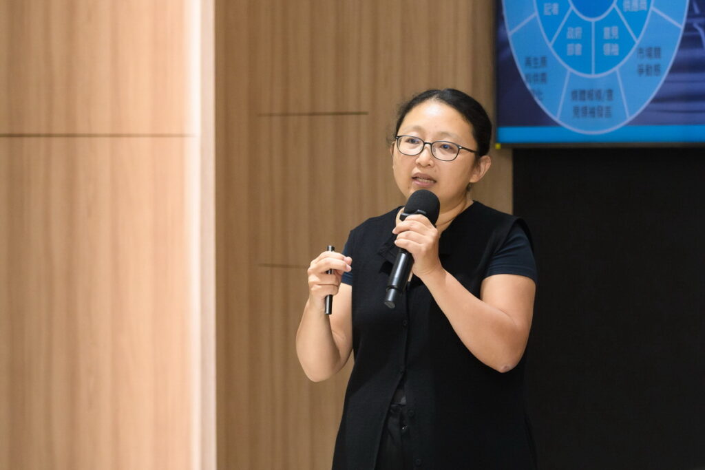 瓶到瓶協同主持人劉曉蓉表示將於年底前推出三大行動:舉辦10場「循環小聚」、第三季啟動的種子教師招募與巡迴教學計畫、推動更多公民社會參與「瓶到瓶」連署。