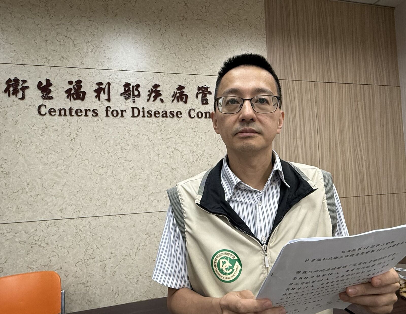 醫爆料「打AZ血栓台灣只認一例」 羅一鈞打臉!26人領到救濟金 222 醫爆料「打AZ血栓台灣只認一例」 羅一鈞打臉!26人領到救濟金 221