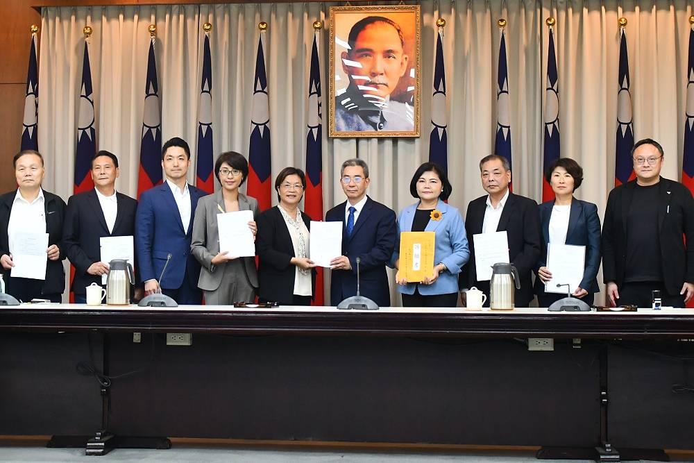 同蔣萬安到行政院抗議 王惠美轟:侵犯地方財政自主權 230 同蔣萬安到行政院抗議 王惠美轟:侵犯地方財政自主權 229