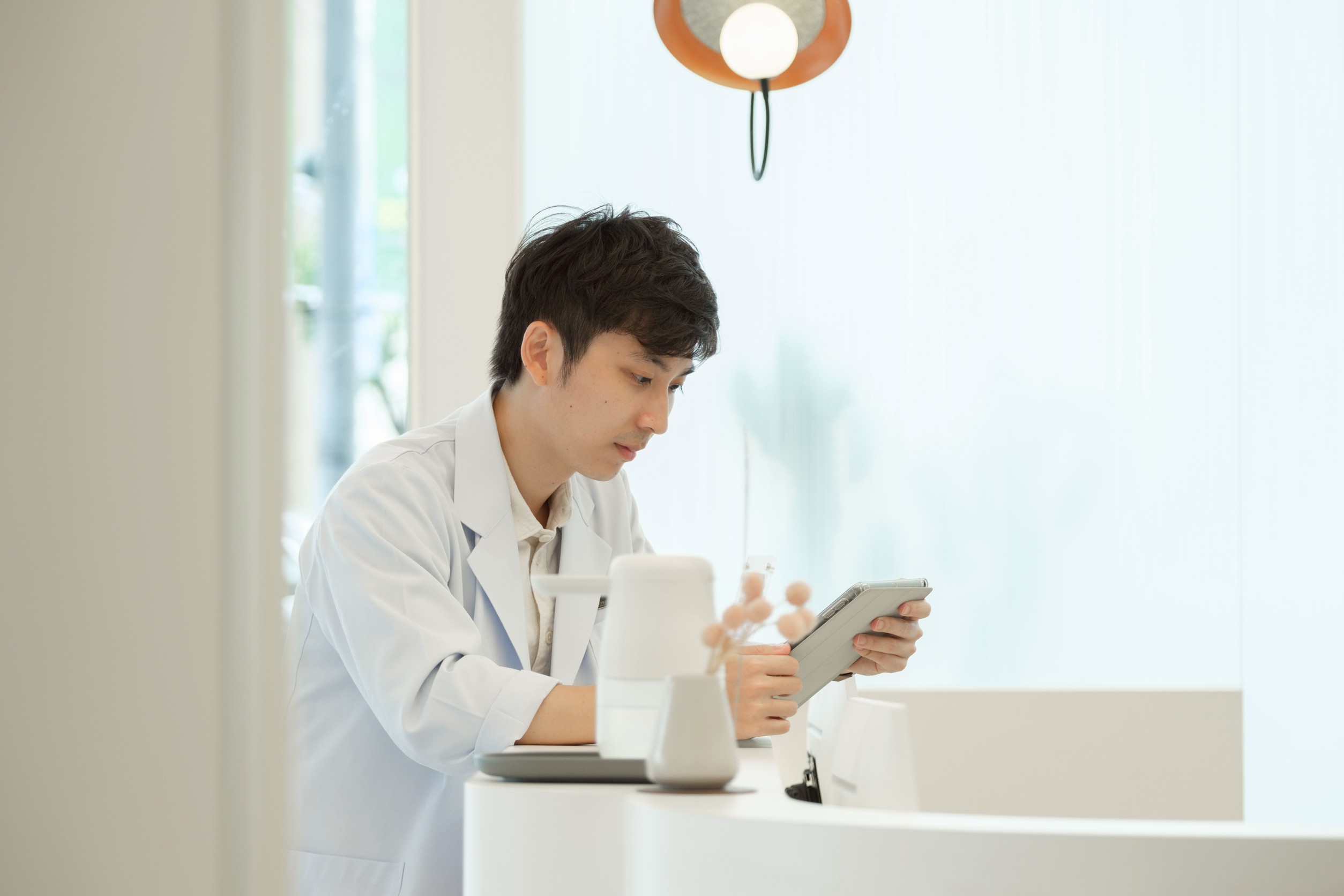 從醫者到領航者 邱上展牙醫師的診所事業進化論 2 ▲醫療產業面臨轉型關口,台灣需要的不只是技術高超的醫師,更需要有組織力與洞察力的領航者。(圖/邱上展提供)