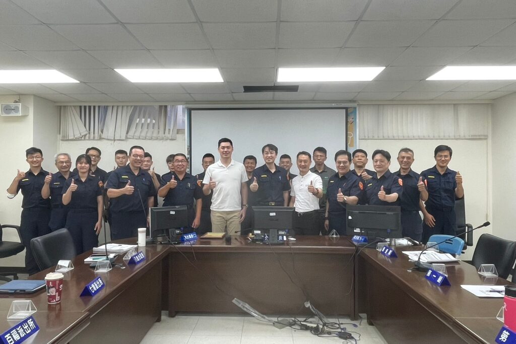 警察節前最溫暖的禮物 企業捐贈健身器材為警注入新動力 5 MEITU 20250604 173406916