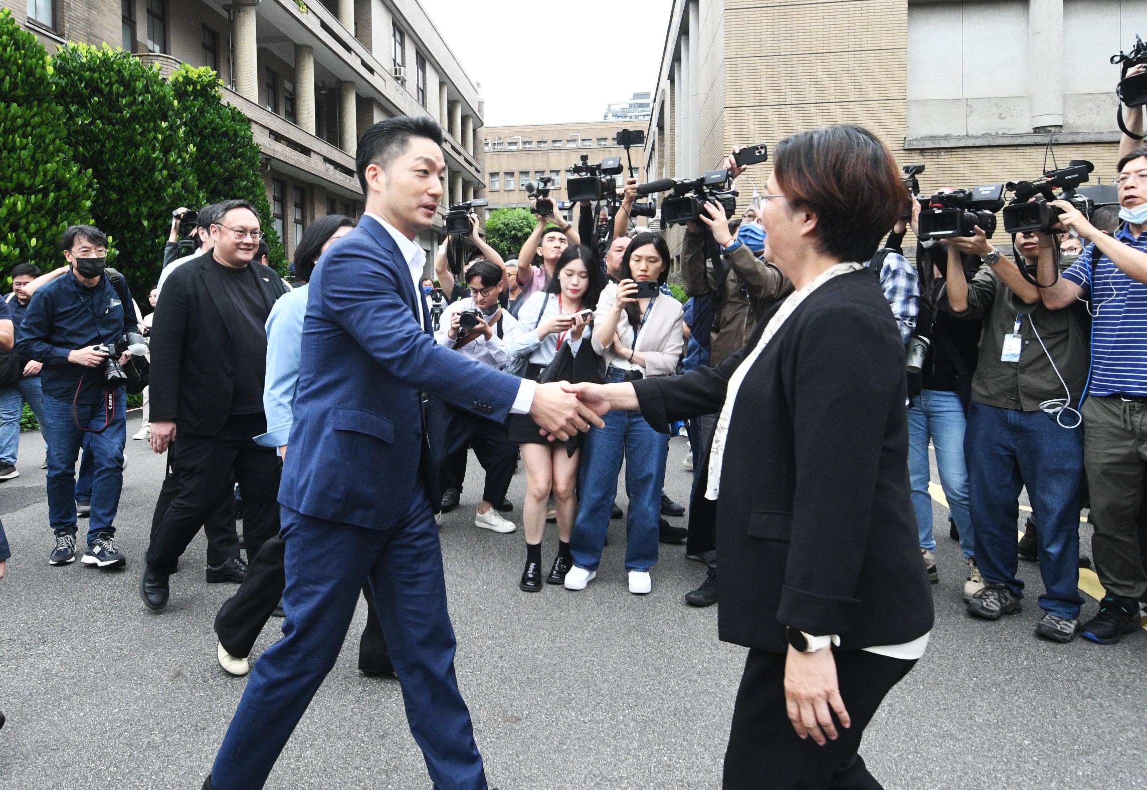 彰化縣遭大砍補助逾51億 王惠美聯合地方首長赴行政院提訴願 - https://www.watchmedia01.com