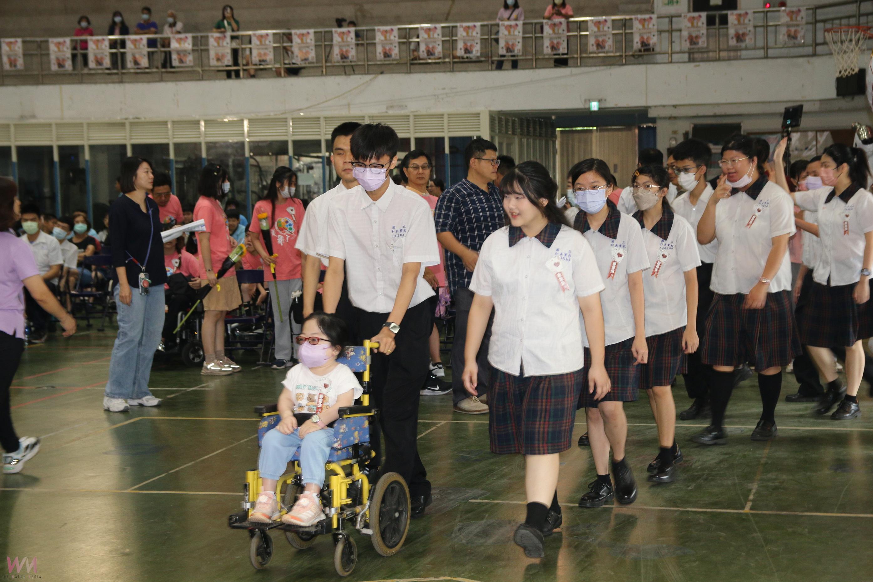 (有影片)/187位學子邁向新里程 和美實驗學校畢業典禮感人登場 - https://www.watchmedia01.com