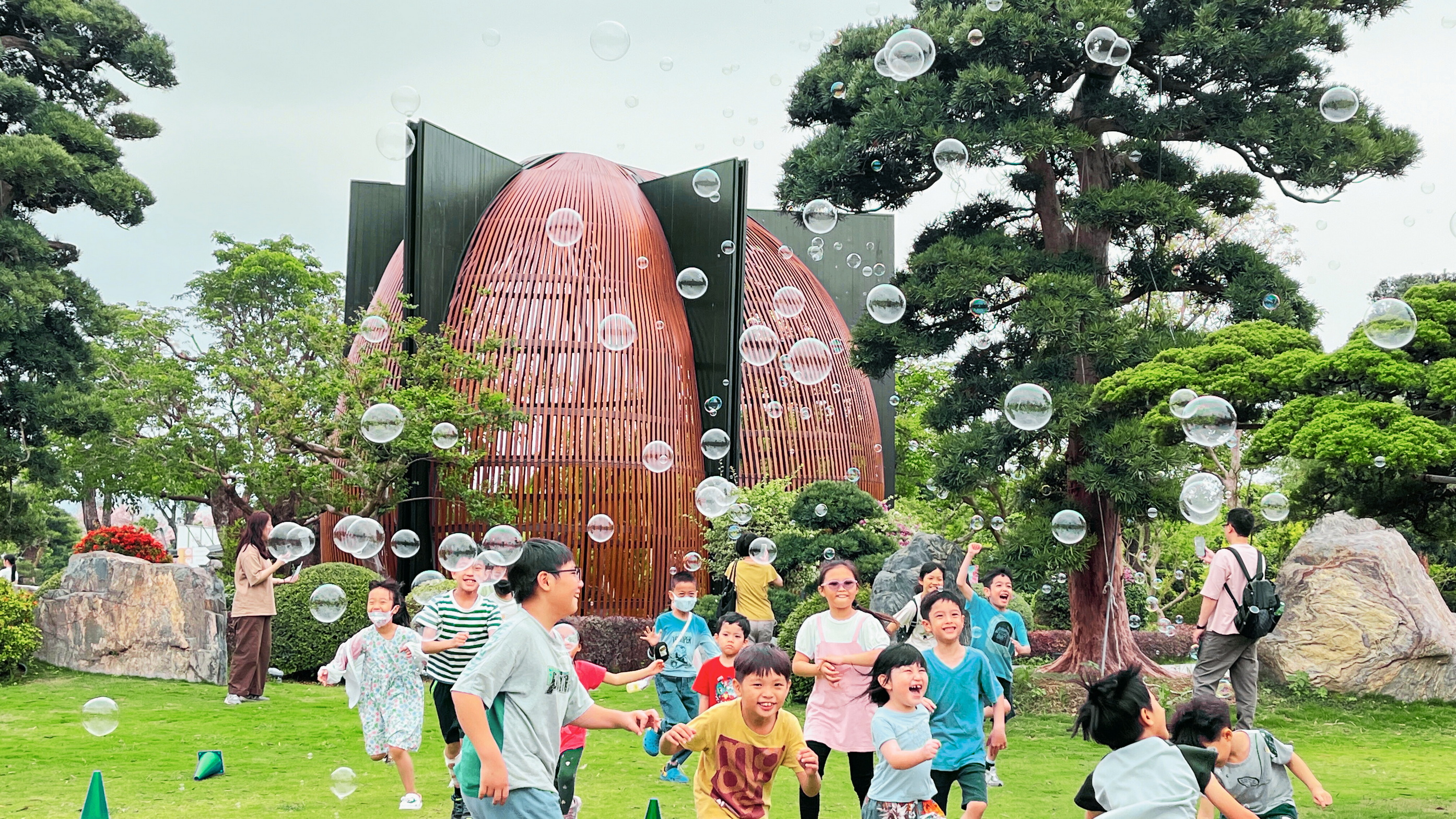 夏日限定粉紅花海!走訪永靖成美文化園 百日紅花季夢幻登場 - https://www.watchmedia01.com