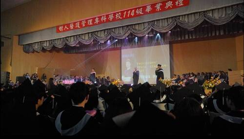 師長們精彩演出,現場氛圍熱烈沸騰