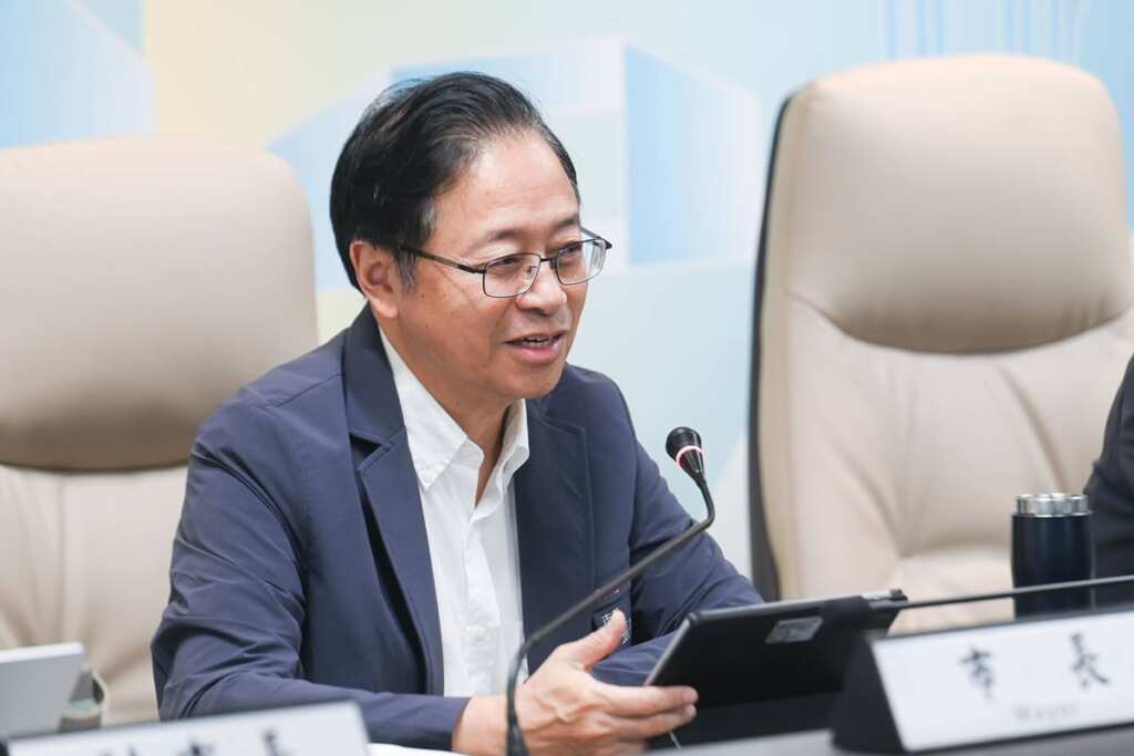 ▲桃園市長張善政今日下午主持市政會議,聽取捷運工程局「桃園捷運綠線工程及G11至G15b站通車進度」專題報告。(桃園市政府提供)