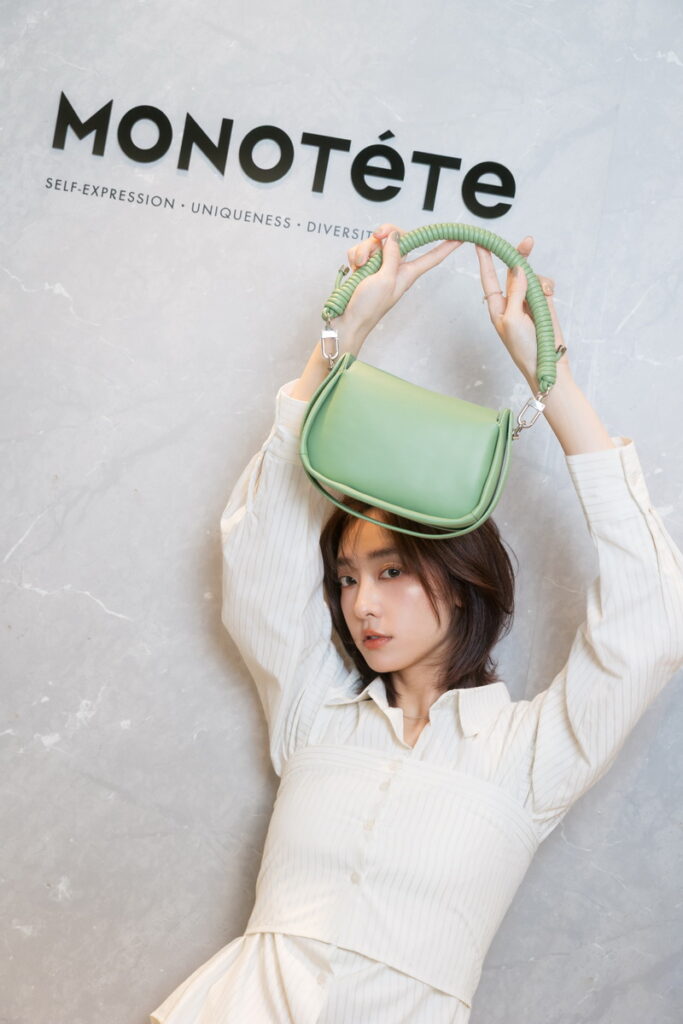 品牌摯友席惟倫演繹夏日穿搭公式 必收時髦IT BAG_真皮三背帶餃子包 Echo_綠_建議售價NT$3,480