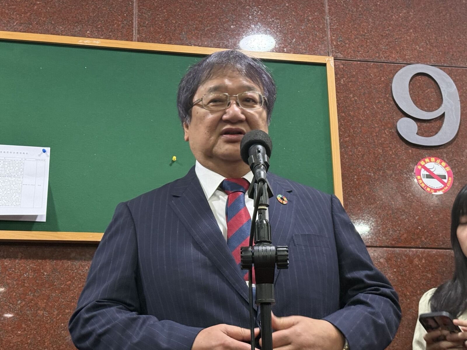 明年健保費必漲？ 衛福部長不敢答直喊「變數還相當的多」 219