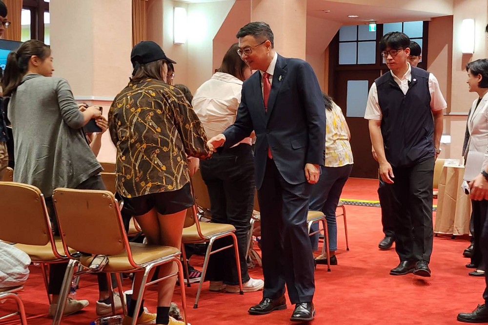 打臉吳宗憲「吃吃喝喝」指控 行政院秀出卓榮泰自費茶敘收據 210 打臉吳宗憲「吃吃喝喝」指控 行政院秀出卓榮泰自費茶敘收據 209