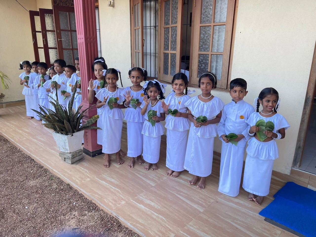 【有影】歡喜入厝!一佛一世界1.4萬坪國際總部啓用 斯里蘭卡國師阿努魯達、台灣廣修禪寺大慧法師共同揭幕 211 cnews250605a03