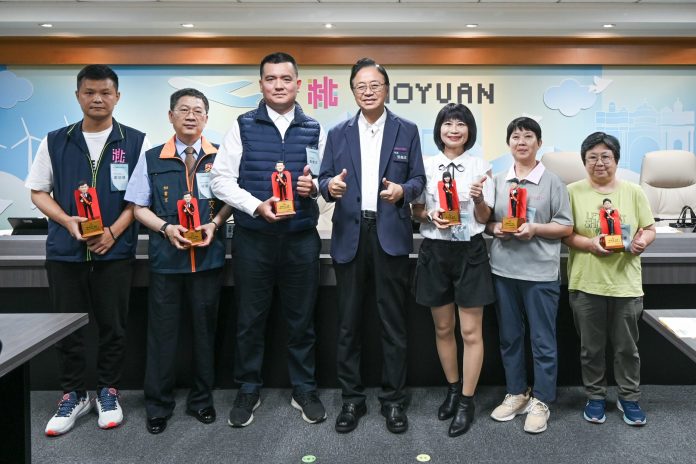 桃園表揚基層幕後功臣 張善政肯定6績優事務人員付出 016010aa 47f1 4a9a bc6a 0f428df156c6 scaled
