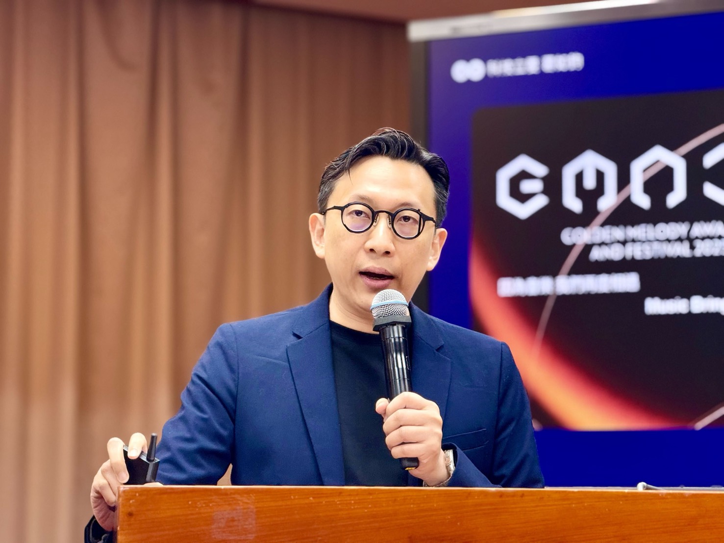 葛如鈞強調,文化部應儘速全面檢討所有獎項與補助計畫,明訂對AI創作的接受度與標準,以保障創作者權益並減少未來可能發生的爭議。(圖/葛如鈞國會辦公室)
