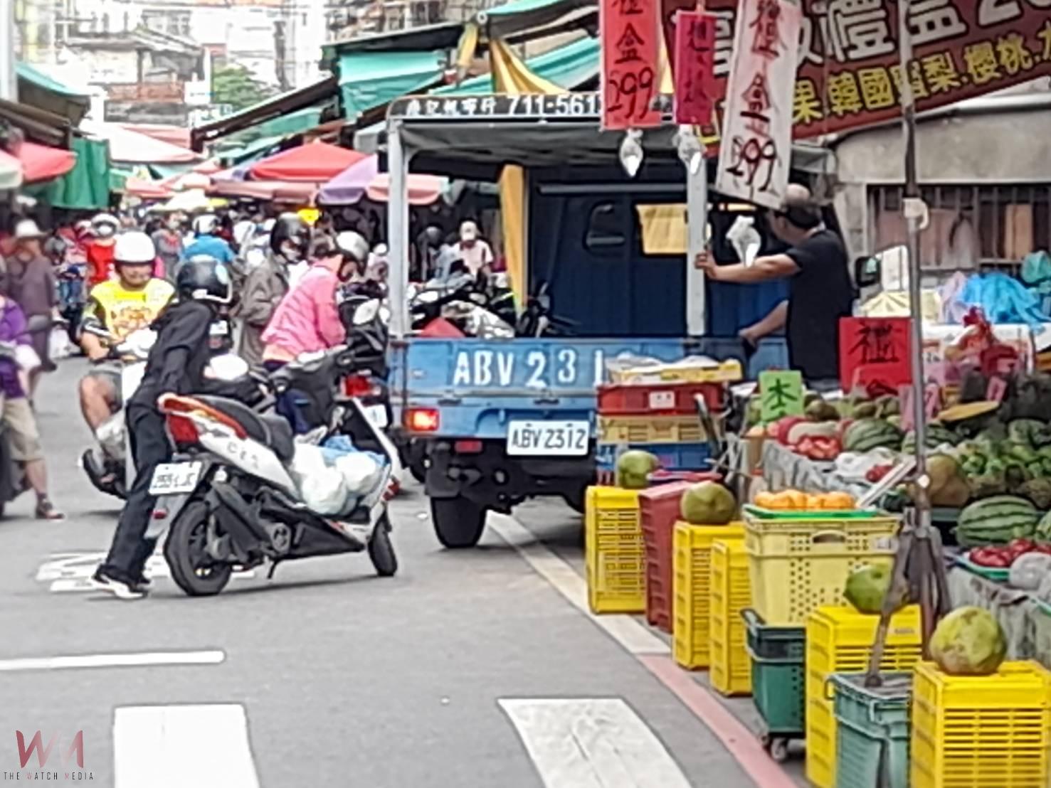 行車地獄?彰化市最亂一條街!三民市場周邊警方大掃蕩 - https://www.watchmedia01.com