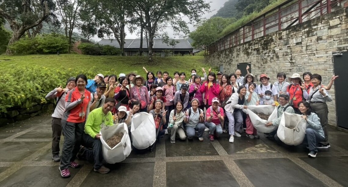 癌友走進太魯閣為大地療傷 撒下種子象徵重生